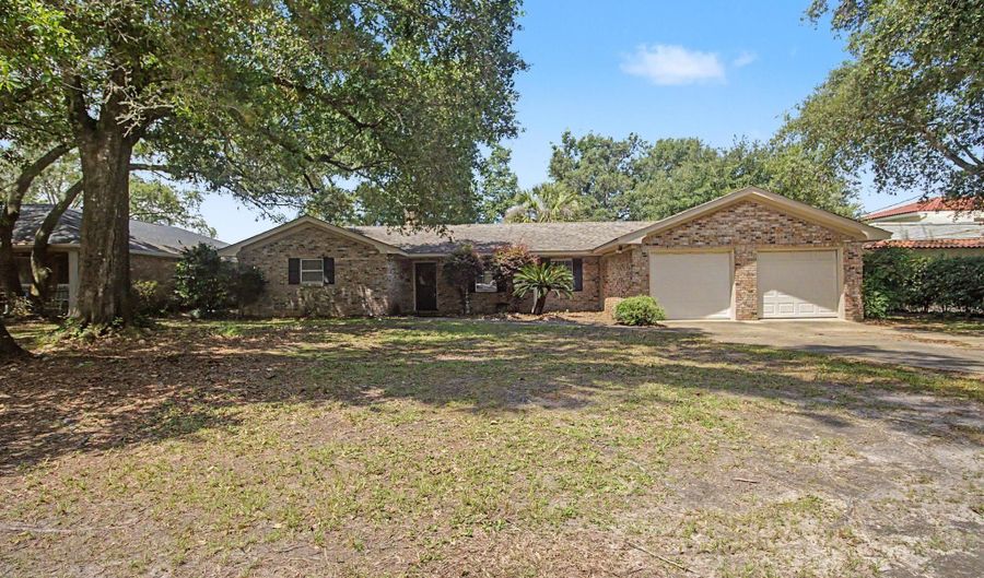 385 Lakeview Blvd, Biloxi, MS 39531 - 2 Beds, 2 Bath