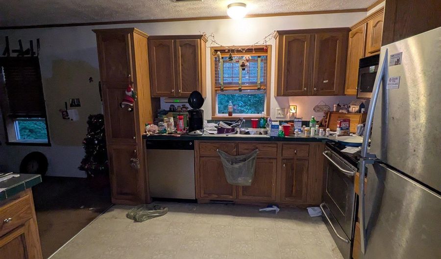 19 Sullivan Dr, Allenstown, NH 03275 - 3 Beds, 2 Bath