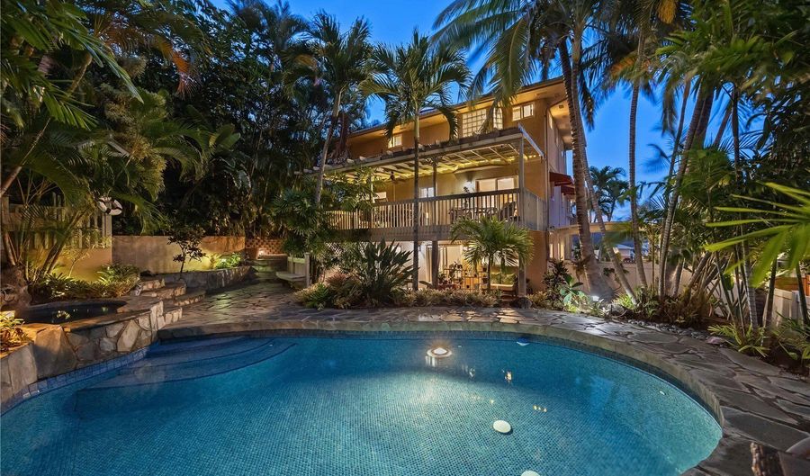1408 Auwaiku St, Kailua, HI 96734 - 5 Beds, 4 Bath