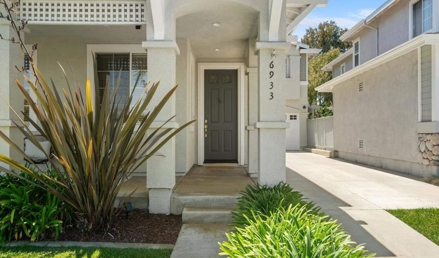 6933 Catamaran Dr, Carlsbad, CA 92011 - 4 Beds, 3 Bath