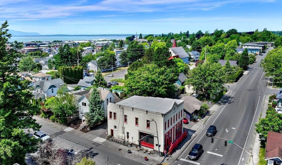 1609 F St, Bellingham, WA 98225 - 4 Beds, 1 Bath