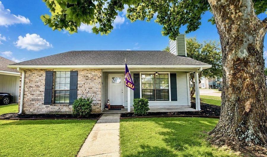 759 Fountain View Dr, Baton Rouge, LA 70820 - 3 Beds, 2 Bath