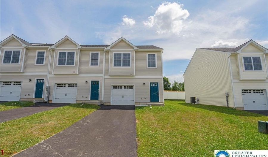 752 Blue Heron Dr, Allentown, PA 18103 - 3 Beds, 2 Bath