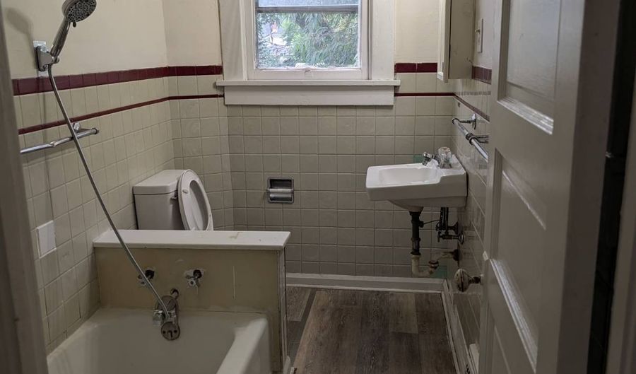 174 W Cambridge St, Alliance, OH 44601 - 2 Beds, 1 Bath