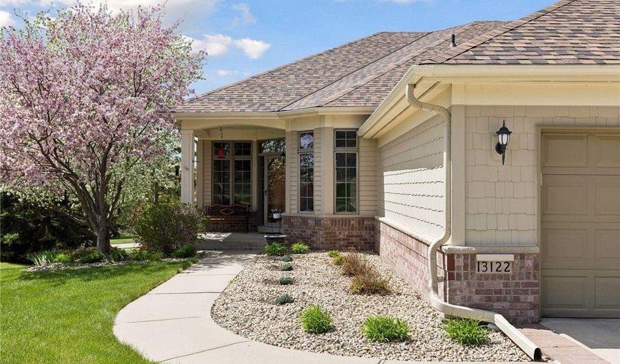 13122 Evermoor Pkwy, Apple Valley, MN 55124 - 4 Beds, 3 Bath