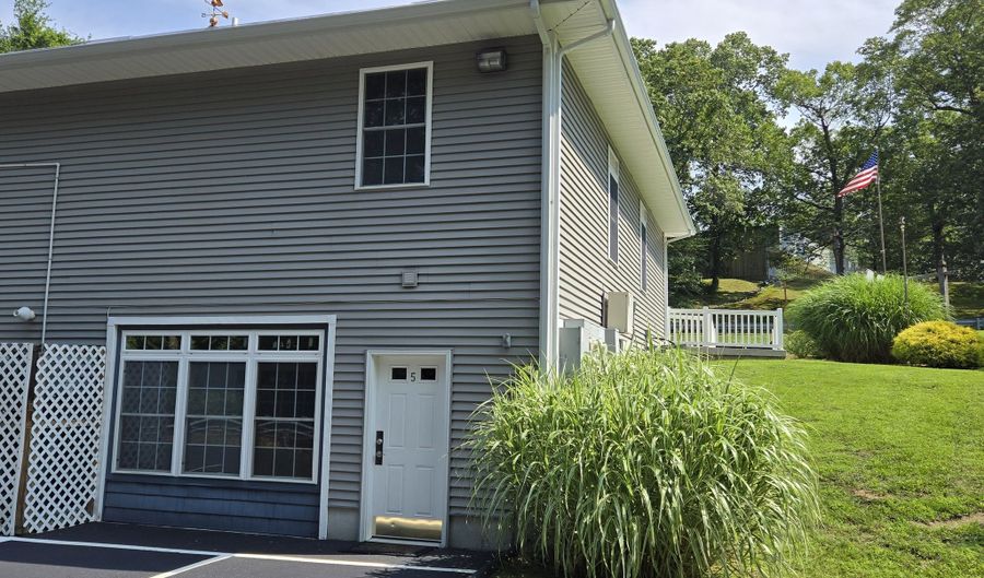 3 Inspiration Ln 5, Chester, CT 06412 - 0 Beds, 1 Bath