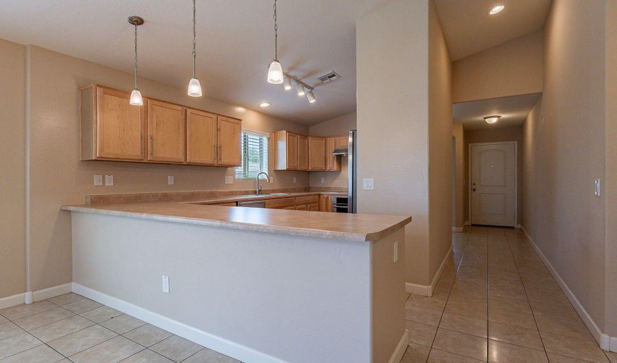 1136 E BARRUS Dr, Casa Grande, AZ 85122 - 3 Beds, 2 Bath