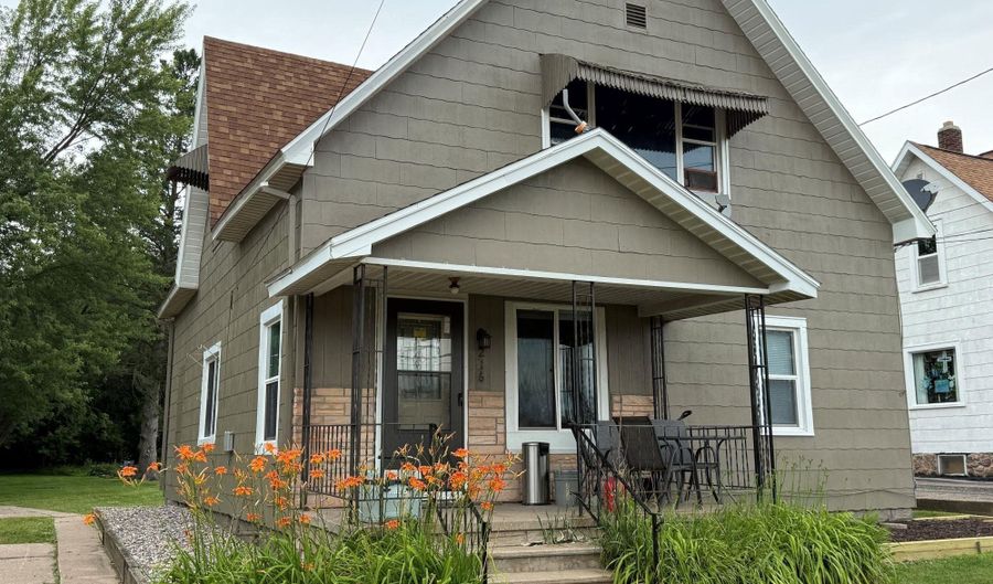 216 2ND Ave, Antigo, WI 54409 - 3 Beds, 2 Bath