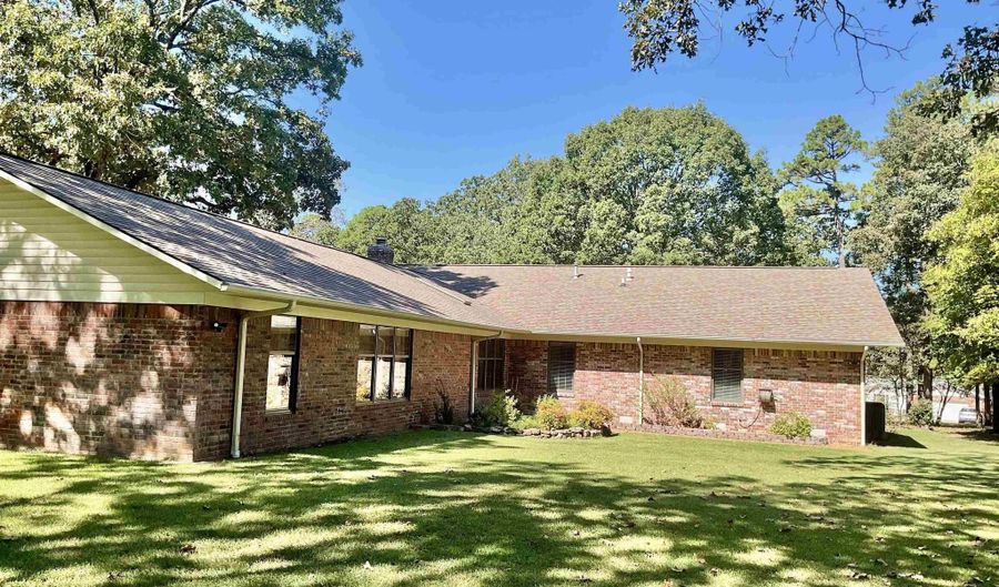18 Southridge Ct, Batesville, AR 72501 - 5 Beds, 5 Bath
