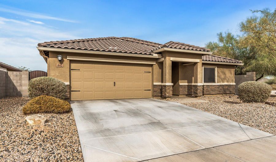 442 W BLACK HAWK Pl, Casa Grande, AZ 85122 - 5 Beds, 3 Bath