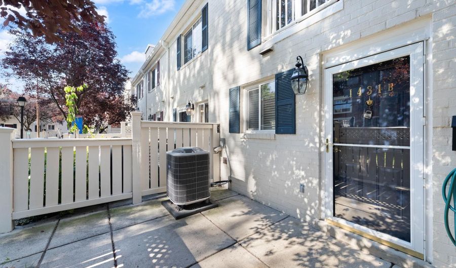 1431 N VAN DORN St, Alexandria, VA 22304 - 2 Beds, 2 Bath