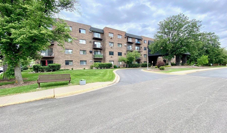 239 N MILL Rd 217, Addison, IL 60101 - 2 Beds, 1 Bath