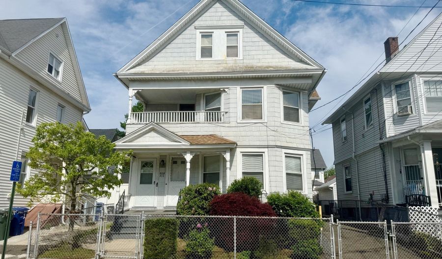 510 Park St, Bridgeport, CT 06608 - 6 Beds, 3 Bath