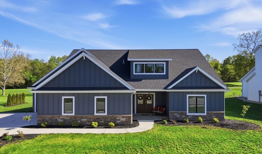 1908 Golfview Dr, Auburn, IN 46706 - 4 Beds, 3 Bath