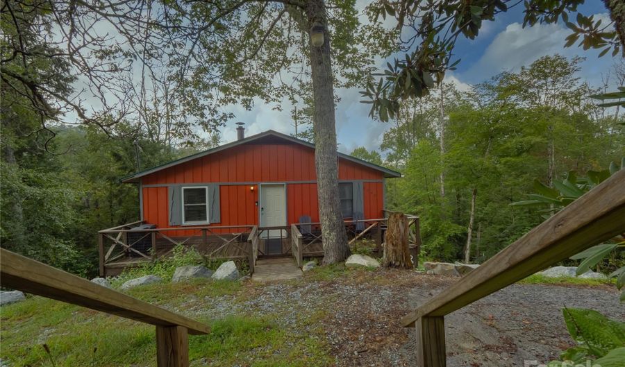 5349 Hickory Nut Gap Rd, Banner Elk, NC 28604 - 2 Beds, 2 Bath