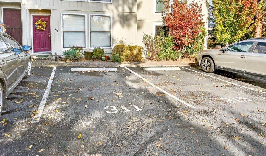 311 Glenn St, Ashland, OR 97520 - 2 Beds, 2 Bath