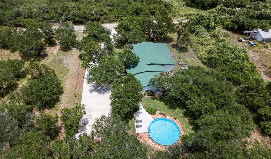 201 W Rhodes Ave, Aransas Pass, TX 78336 - 3 Beds, 2 Bath