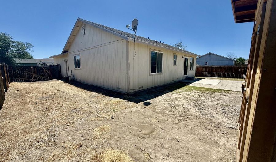 310 Emigrant Way, Fernley, NV 89408 - 3 Beds, 2 Bath