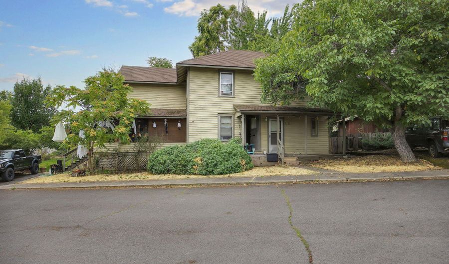 715 N Main St, Ashland, OR 97520 - 0 Beds, 0 Bath