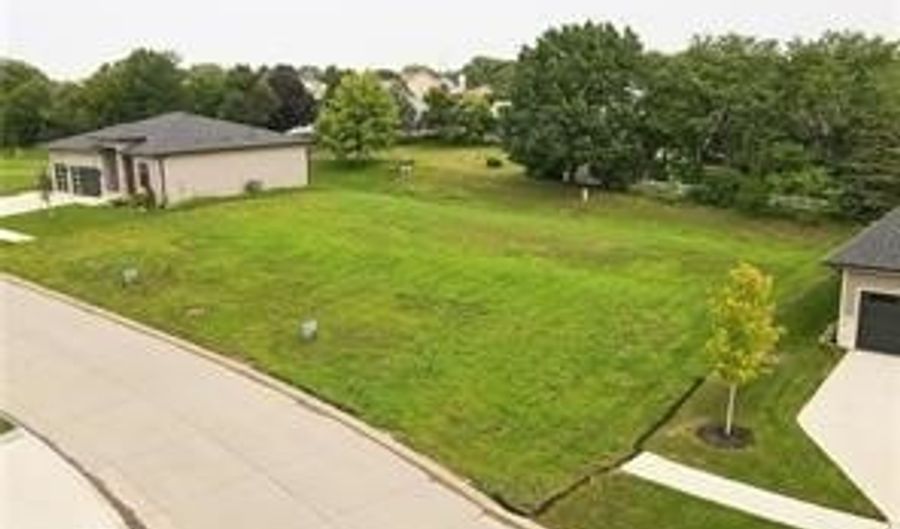 2205 14th St SW, Altoona, IA 50009 - 0 Beds, 0 Bath