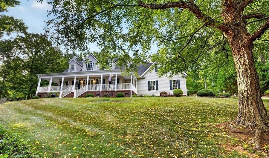 697 Graceland Dr, Asheboro, NC 27205 - 3 Beds, 3 Bath