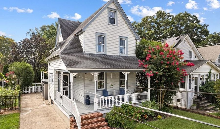 206 CHESTNUT St, Audubon, NJ 08106 - 3 Beds, 2 Bath