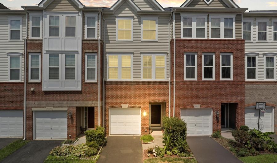 43381 RICKENBACKER Sq, Ashburn, VA 20147 - 4 Beds, 4 Bath