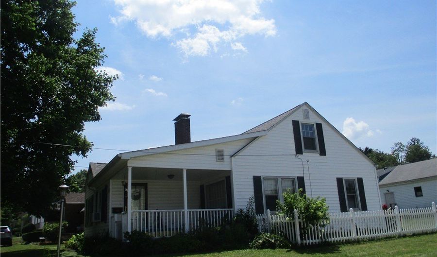 102 Parkgate Ave, Austintown, OH 44515 - 3 Beds, 2 Bath