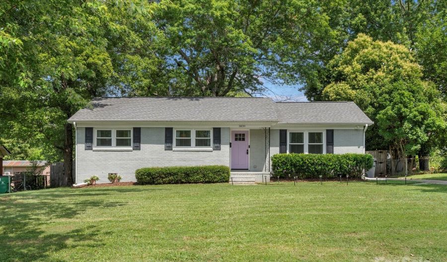 3839 Woodleaf Rd, Charlotte, NC 28205 - 3 Beds, 2 Bath