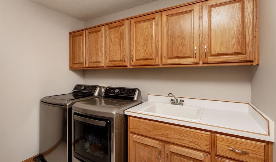3210 NW Boulder Brook Pl, Ankeny, IA 50023 - 5 Beds, 4 Bath