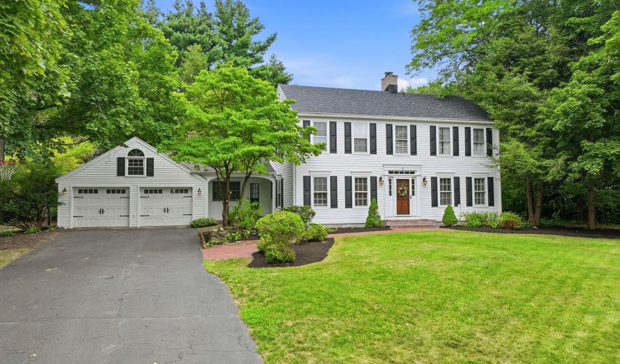 5 Beaver Pond Rd, Albany, NY 12211 - 4 Beds, 3 Bath