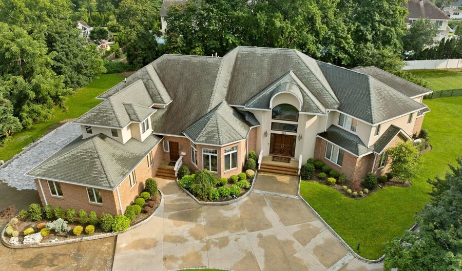 284 Park Ave, Oakhurst, NJ 07755 - 5 Beds, 7 Bath