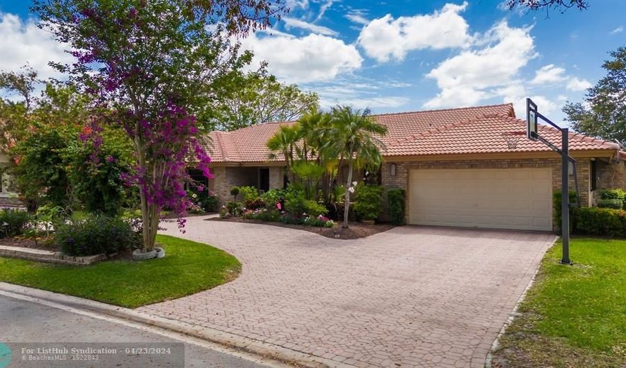 305 NW 111th Ave, Coral Springs, FL 33071 - 5 Beds, 5 Bath