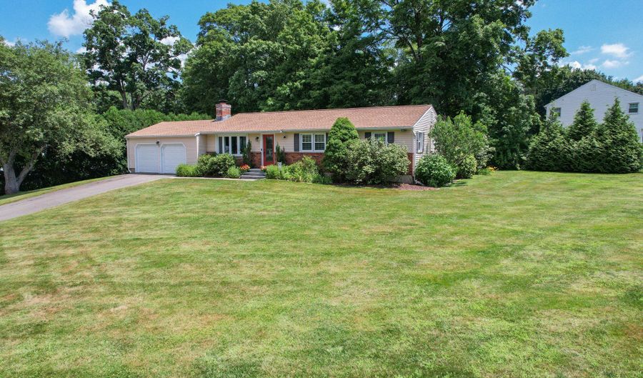 20 Club Ln, Cheshire, CT 06410 - 3 Beds, 2 Bath