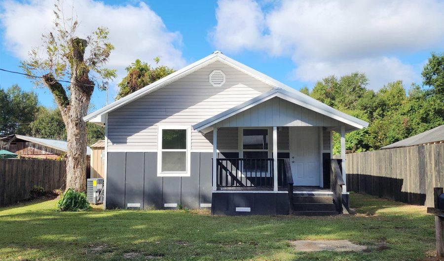213 Wilson Ave, Atmore, AL 36502 - 3 Beds, 2 Bath