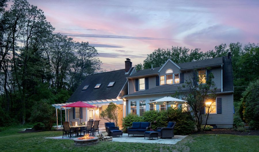 100 Sand Rd, Canaan, CT 06031 - 4 Beds, 2 Bath