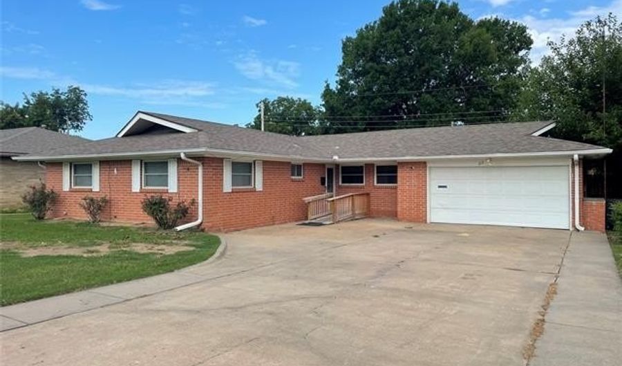 213 SE Roselawn Ave, Bartlesville, OK 74006 - 3 Beds, 2 Bath
