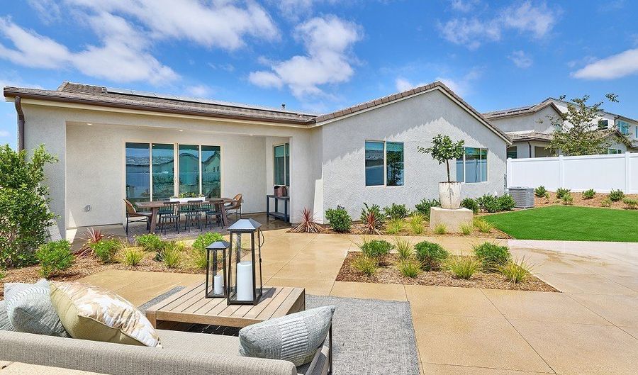 289 Paxton Way, Oceanside, CA 92057 - 4 Beds, 4 Bath