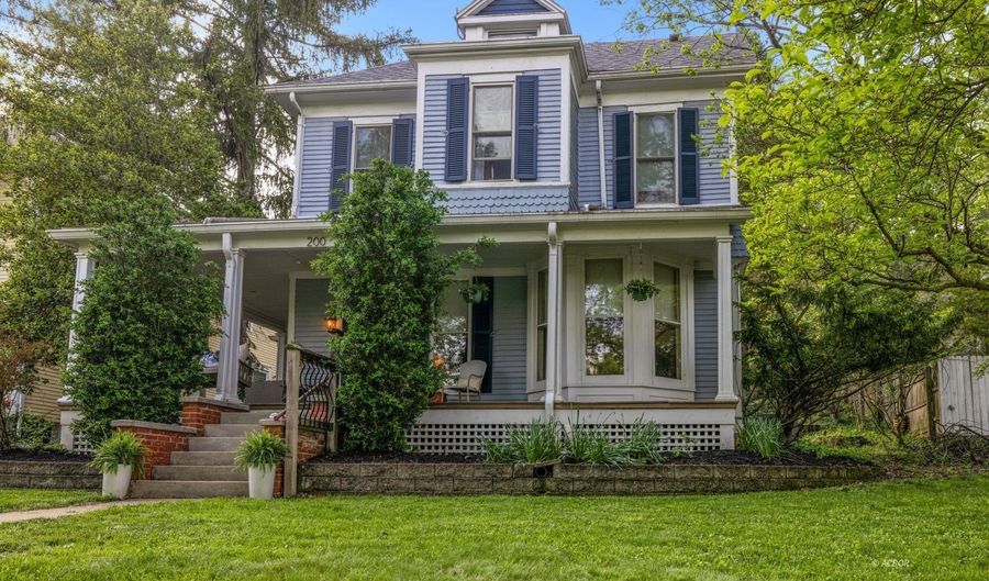 200 E State St, Athens, OH 45701 - 4 Beds, 3 Bath