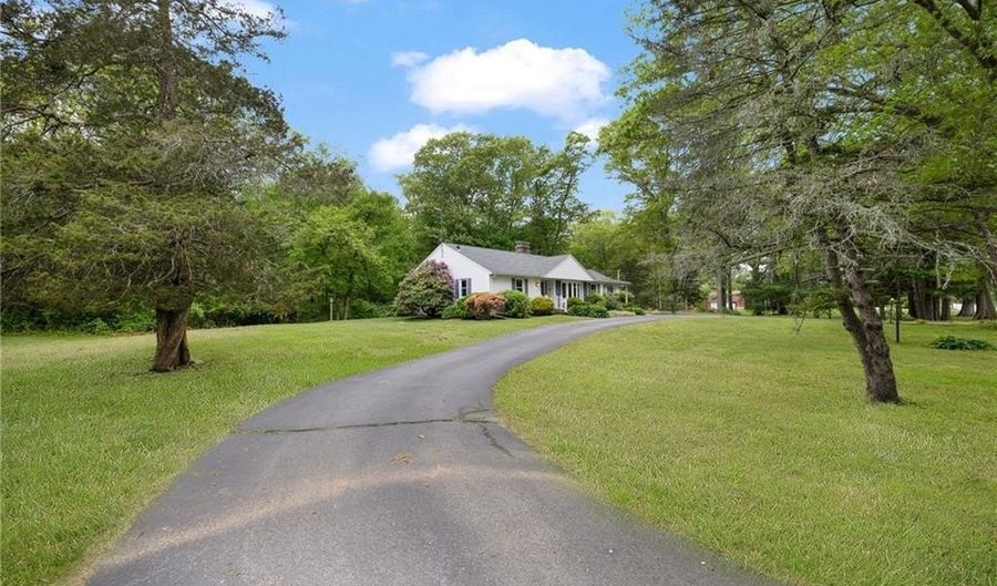 139 Fletcher Rd, North Kingstown, RI 02852 - 2 Beds, 1 Bath