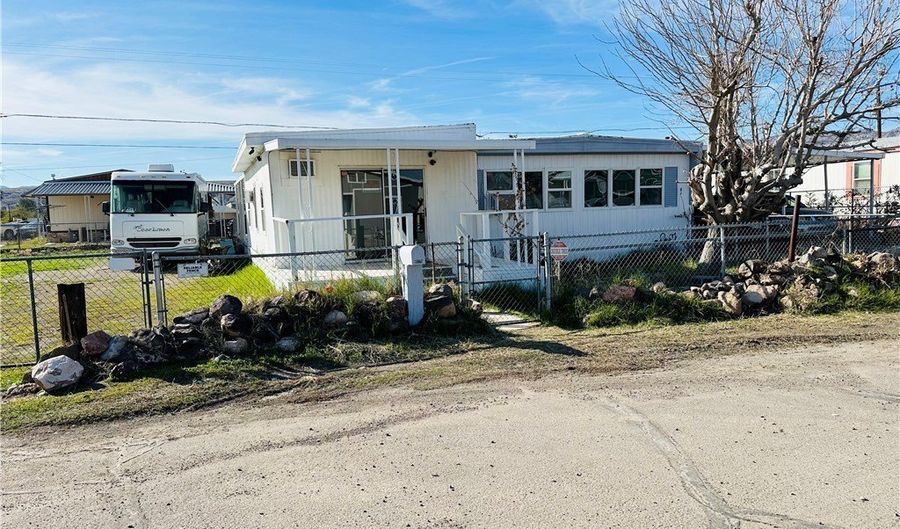 1967 Del Norte Dr, Bullhead City, AZ 86442 - 5 Beds, 3 Bath