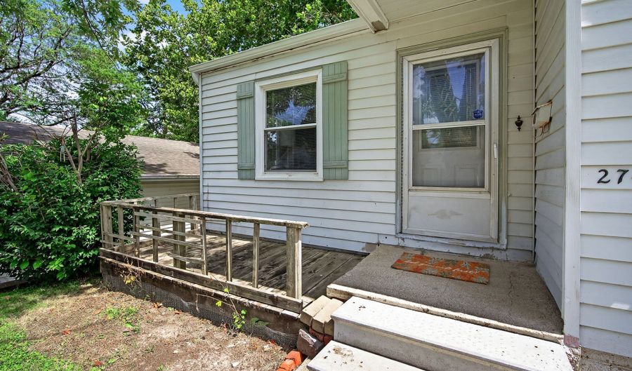 2741 57th St, Des Moines, IA 50310 - 2 Beds, 1 Bath