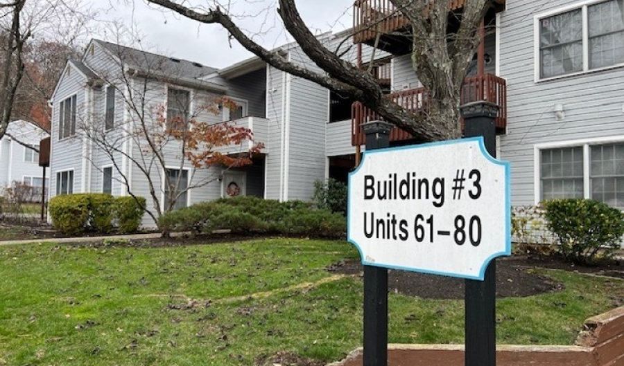 61 Stonyridge Dr, Bayonne, NJ 07035 - 3 Beds, 2 Bath