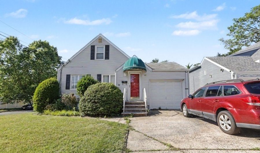 55 Stillman Ave, Bergenfield, NJ 07621 - 4 Beds, 2 Bath
