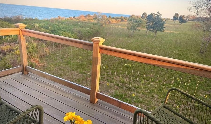 7 Clarkes Village Rd, Jamestown, RI 02835 - 3 Beds, 3 Bath