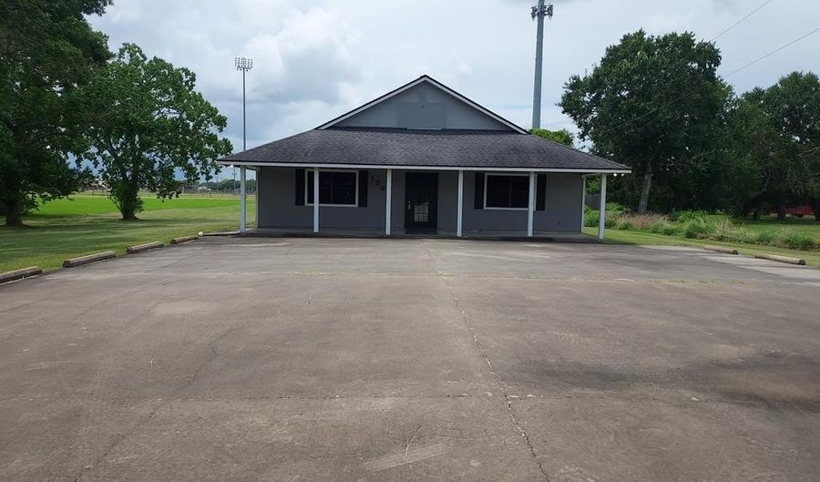 1739 E Mulberry, Angleton, TX 77515 - 0 Beds, 0 Bath