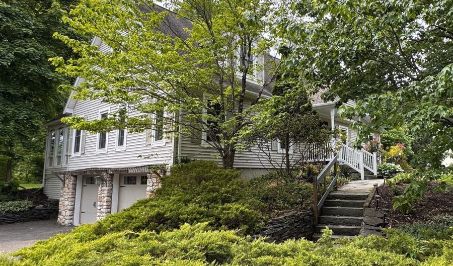24 Rondout Ln, Accord, NY 12404 - 3 Beds, 3 Bath