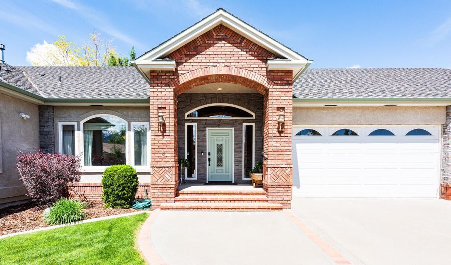 971 Fieldgate Way, Gardnerville, NV 89460 - 3 Beds, 4 Bath