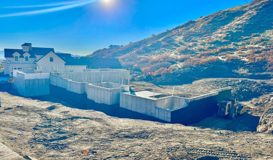 1677 N ELK RIDGE Ln 18, Alpine, UT 84004 - 6 Beds, 7 Bath