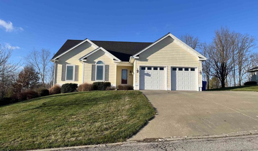 105 Linden Ln, Albia, IA 52531 - 3 Beds, 3 Bath